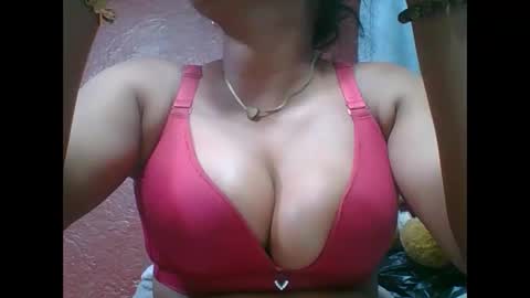 Snapshot of loveinlife750427 chatting on 8, 10, 2025 loveinlife750427 online show from 8, 10, 2025