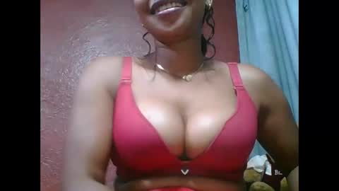 Snapshot of loveinlife750427 chatting on 18, 10, 2025 loveinlife750427 online show from 18, 10, 2025