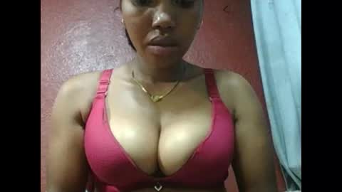 Snapshot of loveinlife750427 chatting on 13, 2, 2026 loveinlife750427 online show from 13, 2, 2026