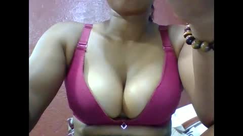 Snapshot of loveinlife750427 chatting on 23, 2, 2026 loveinlife750427 online show from 23, 2, 2026