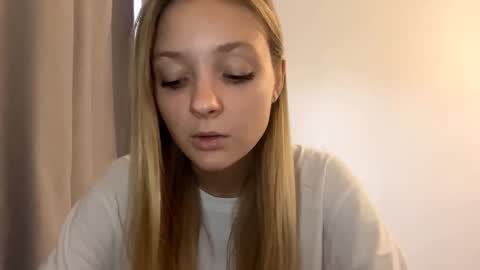 Ella online show from 9, 10, 2025