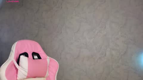 Snapshot of lovelly_molly chatting on 28, 6, 2026 Molly online show from 28, 6, 2026