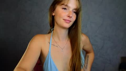Snapshot of lovelly_molly chatting on 6, 7, 2026 Molly online show from 6, 7, 2026
