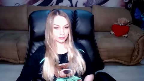 private open online show from 13, 9, 2025