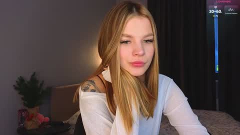 Snapshot of lovely_babyy chatting on 12, 1, 2025 Jenny online show from 12, 1, 2025