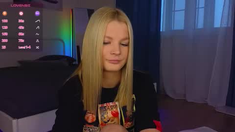 Snapshot of lovely_babyy chatting on 4, 3, 2026 Jenny online show from 4, 3, 2026