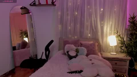 Snapshot of lovely_emma18 chatting on 22, 6, 2026 Emma online show from 22, 6, 2026