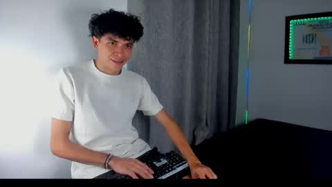 Salo online show from 14, 4, 2026