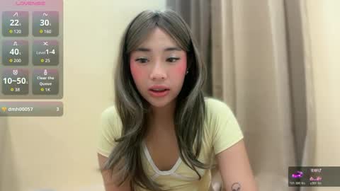 lovely_leah23 online show from 14, 4, 2026