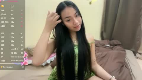 lovely_leah23 online show from 7, 5, 2026