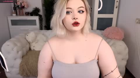 lovely_leilla online show from 29, 1, 2025