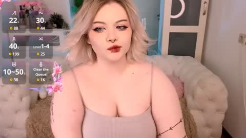 lovely_leilla online show from 1, 2, 2025