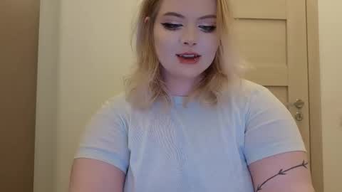 lovely_leilla online show from 17, 10, 2025