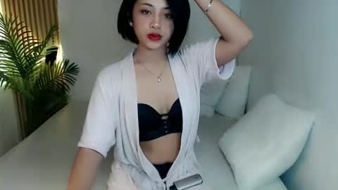 Snapshot of lovely_pearlx chatting on 22, 4, 2026 online show from 22, 4, 2026