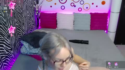 Snapshot of lovelybutterfly chatting on 12, 1, 2025    online show from 12, 1, 2025