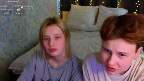 Snapshot of lovelygirllss chatting on 25, 4, 2026 your sweet girls online show from 25, 4, 2026