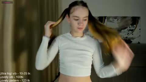 Snapshot of lovelygracee chatting on 14, 9, 2025 lovelygracee online show from 14, 9, 2025