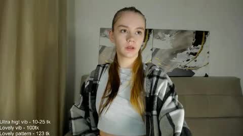 Snapshot of lovelygracee chatting on 19, 9, 2025 lovelygracee online show from 19, 9, 2025