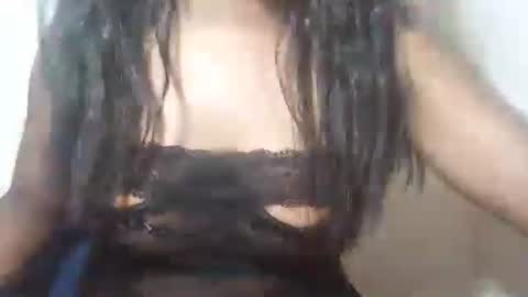 lovelylarra online show from 19, 2, 2026