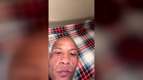 Lovely Long Yellow Pipe online show from 7, 7, 2026