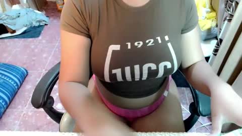 Snapshot of lovelymarish chatting on 9, 10, 2025 lovelymarish online show from 9, 10, 2025