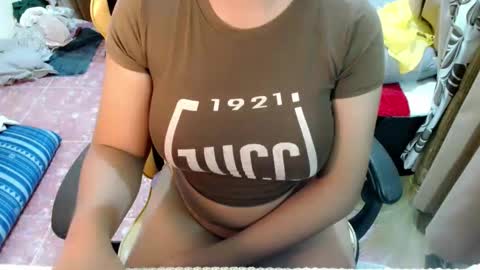 Snapshot of lovelymarish chatting on 14, 10, 2025 lovelymarish online show from 14, 10, 2025