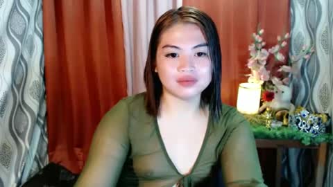 Snapshot of lovelyrhean chatting on 4, 12, 2024 Rhean online show from 4, 12, 2024