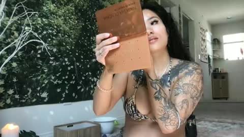 lovelyxmacii online show from 15, 7, 2026