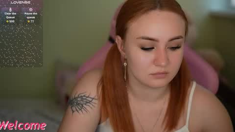 Snapshot of lovelyybell chatting on 12, 11, 2025 B E L L online show from 12, 11, 2025