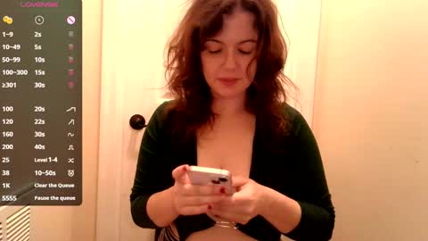 Snapshot of lovemesomemoree chatting on 23, 1, 2025 Connie online show from 23, 1, 2025