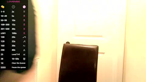 Snapshot of lovemesomemoree chatting on 30, 1, 2025 Connie online show from 30, 1, 2025