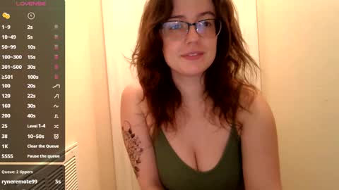 Snapshot of lovemesomemoree chatting on 6, 2, 2025 Connie online show from 6, 2, 2025