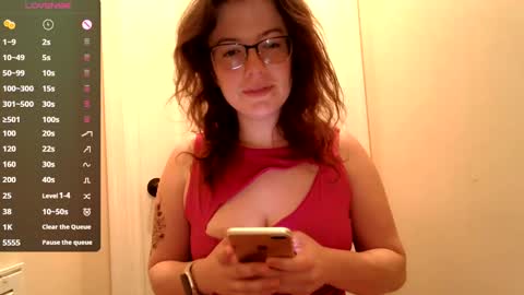 Snapshot of lovemesomemoree chatting on 6, 2, 2025 Connie online show from 6, 2, 2025