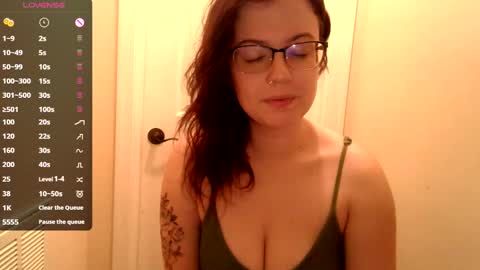 Snapshot of lovemesomemoree chatting on 21, 2, 2025 Connie online show from 21, 2, 2025