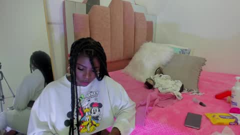 Snapshot of lovequeen02 chatting on 1, 2, 2025 L O V E online show from 1, 2, 2025