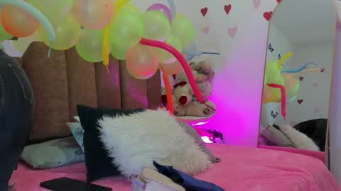Snapshot of lovequeen02 chatting on 3, 3, 2025 L O V E online show from 3, 3, 2025