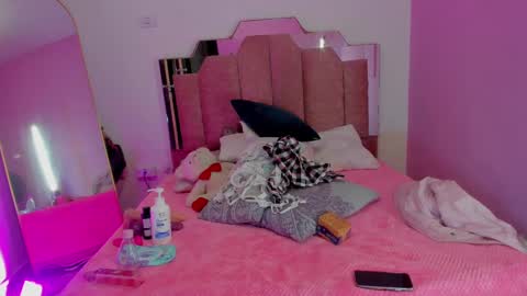 Snapshot of lovequeen02 chatting on 5, 3, 2025 L O V E online show from 5, 3, 2025