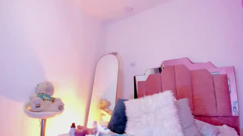 Snapshot of lovequeen02 chatting on 9, 3, 2025 L O V E online show from 9, 3, 2025