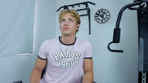 Snapshot of lover_fitnessboy chatting on 26, 1, 2025 kevin online show from 26, 1, 2025