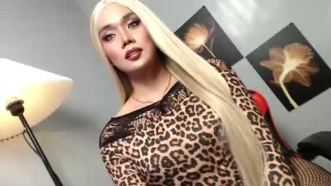 lovers moon22 online show from 20, 3, 2026