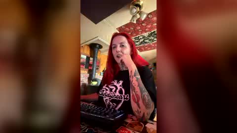 Snapshot of loversinadangeroustime2024 chatting on 29, 7, 2026 Drake Sara online show from 29, 7, 2026
