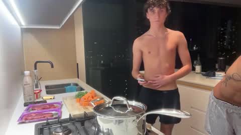 Snapshot of loves_leo chatting on 29, 9, 2025 Leo Loves online show from 29, 9, 2025