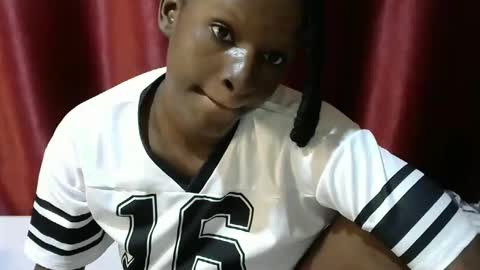 Snapshot of loveslut_ chatting on 28, 10, 2025 loveslut_ online show from 28, 10, 2025