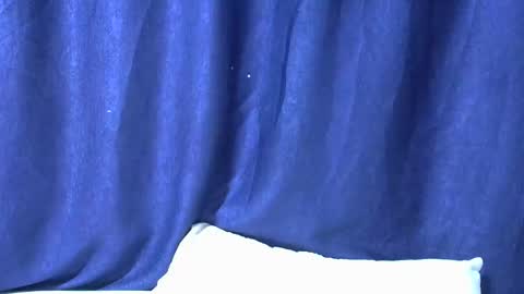 Snapshot of loveslut_ chatting on 23, 11, 2025 loveslut_ online show from 23, 11, 2025