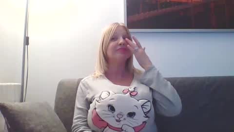 Snapshot of lovestar544963 chatting on 24, 1, 2025 Marlyn online show from 24, 1, 2025