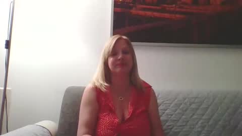 Snapshot of lovestar544963 chatting on 25, 9, 2025 Marlyn online show from 25, 9, 2025