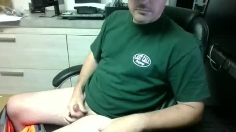 Snapshot of lovetofps chatting on 21, 12, 2025 Love2Game online show from 21, 12, 2025