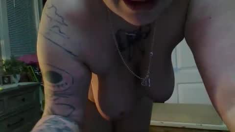 lovetubes101 online show from 6, 11, 2025