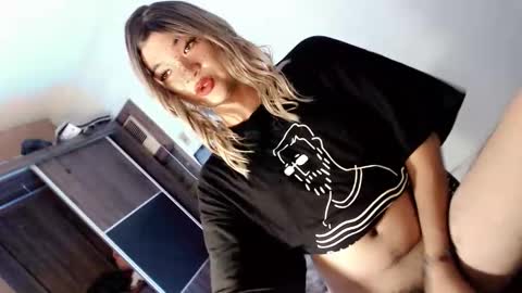 Snapshot of lovingmonaru969 chatting on 11, 10, 2025 Lovingmonaru969 online show from 11, 10, 2025