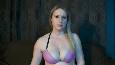 Snapshot of lovingsummer chatting on 12, 5, 2026 Summer online show from 12, 5, 2026